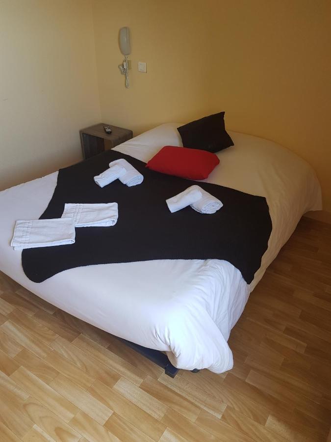 Auberge Le Guinefort Léhon Zewnętrze zdjęcie